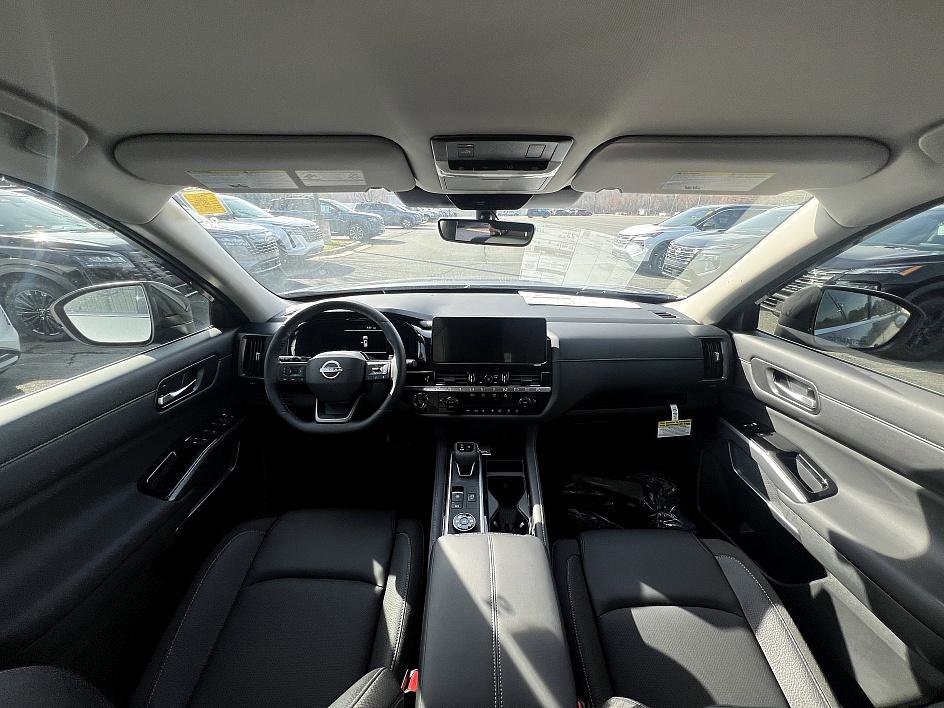 New 2026 Nissan Pathfinder SL image 15