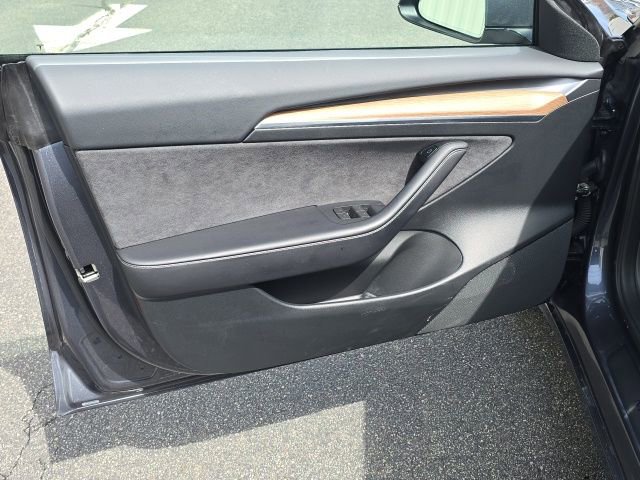 Used 2023 Tesla Model 3 Standard Range image 19