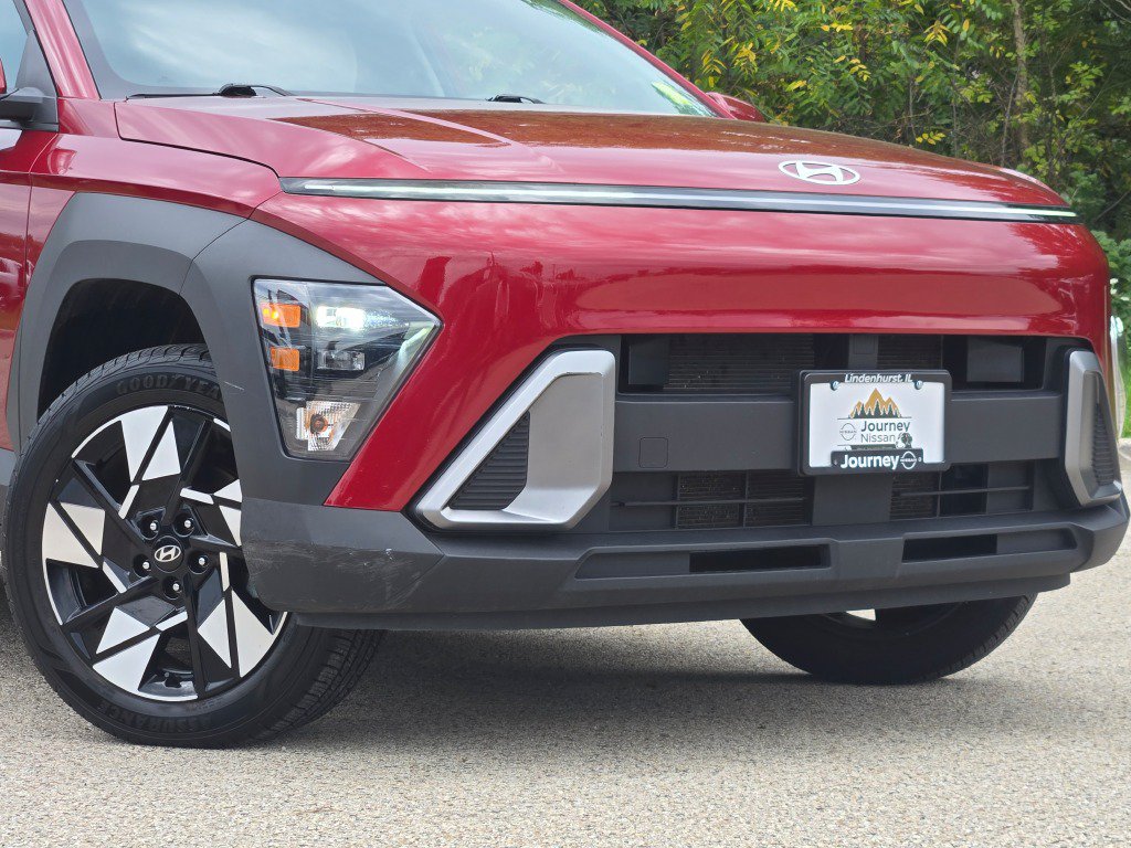 Used 2025 Hyundai Kona SEL AWD/4WD image 2