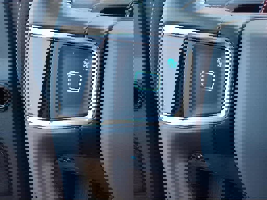 Used 2025 Ford Expedition Active image 22