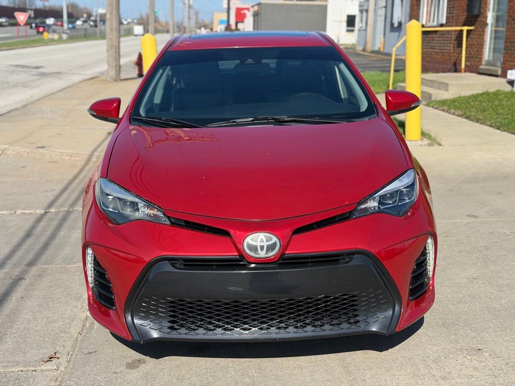 Used 2017 Toyota Corolla SE w/ SE Premium Package image 2