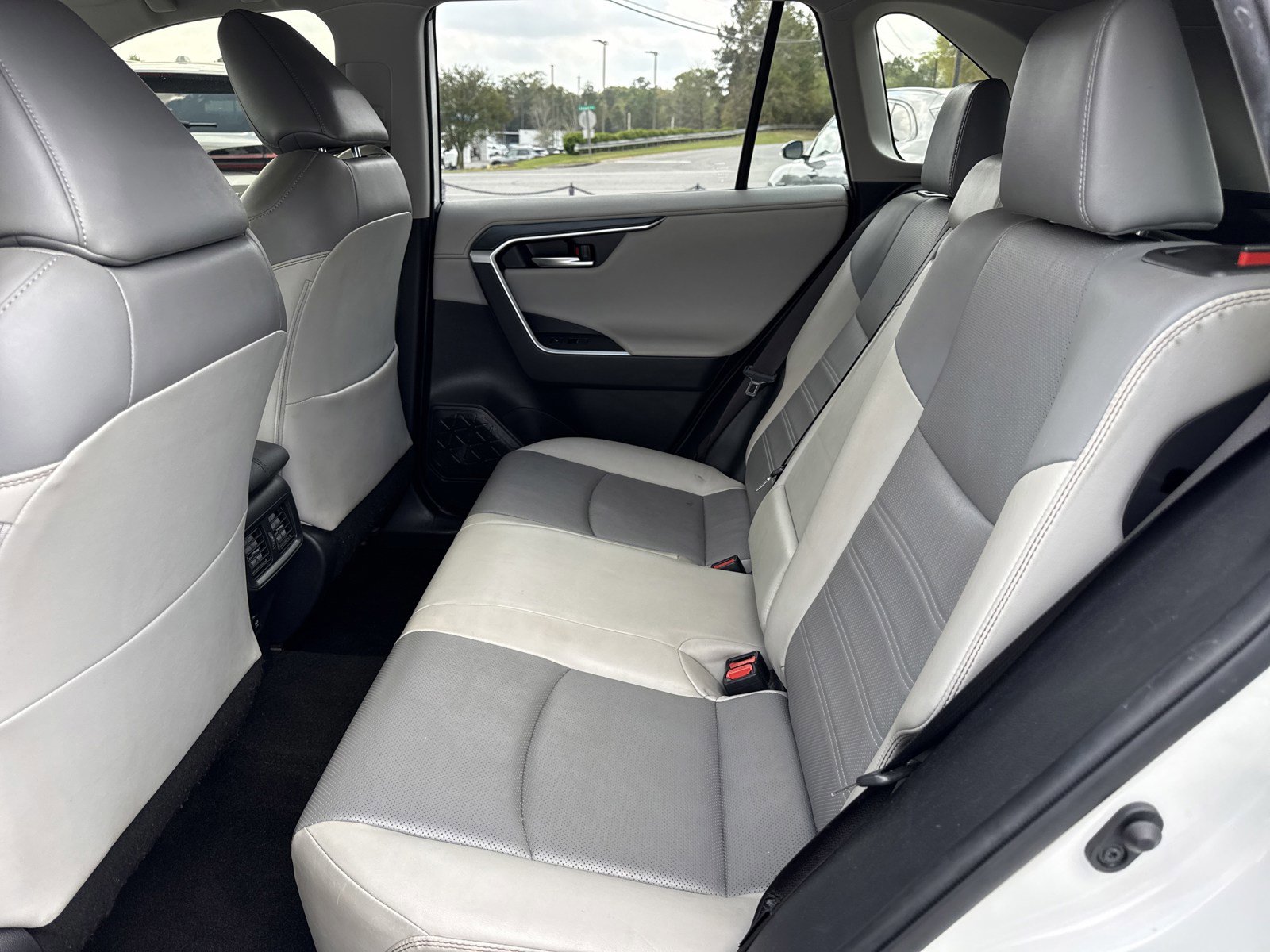 Used 2020 Toyota RAV4 Limited w/ Limited Grade Weather Package FWD image 14