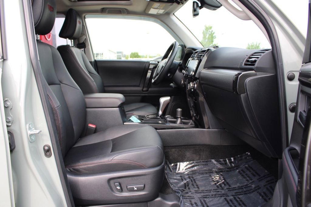 Used 2022 Toyota 4Runner TRD Off-Road Premium w/ Moonroof Package AWD/4WD image 20