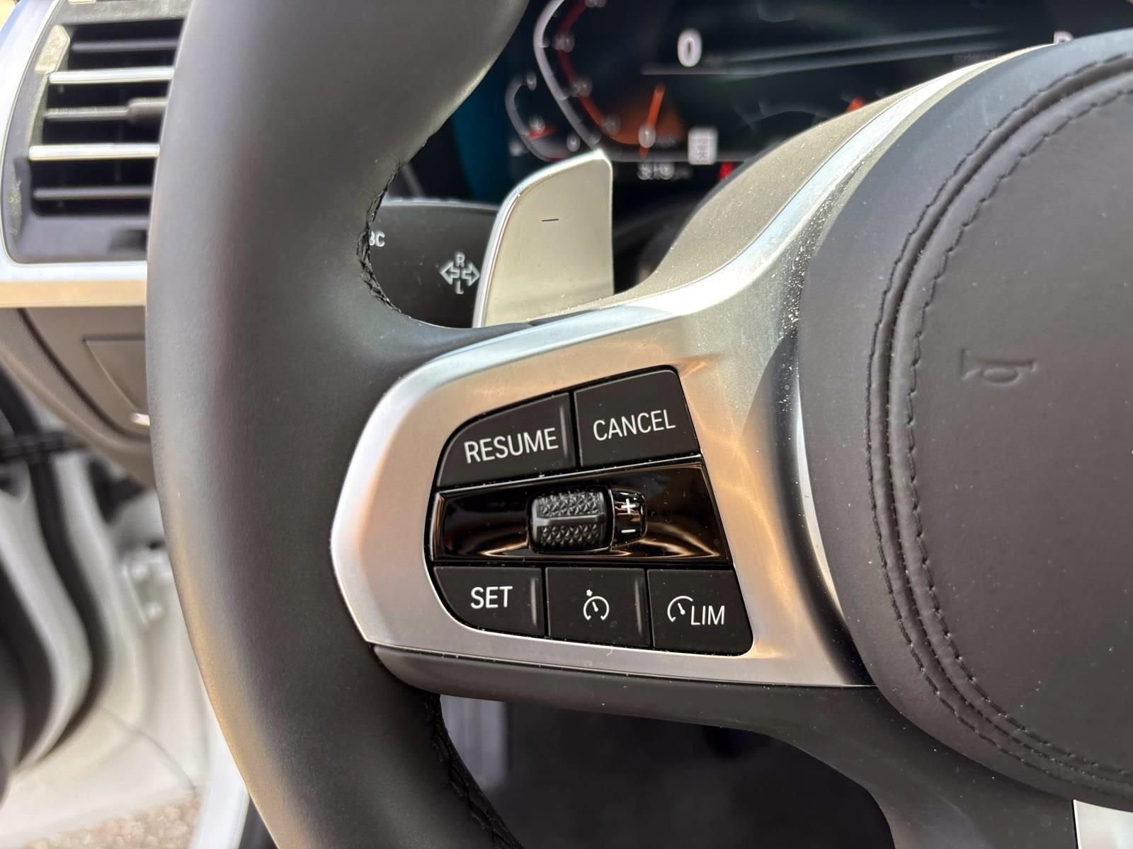 Used 2025 BMW X4 xDrive30i w/ M Sport Package AWD/4WD image 17