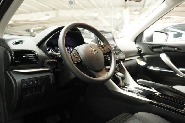 New 2026 Mitsubishi Eclipse Cross LE AWD/4WD image 5