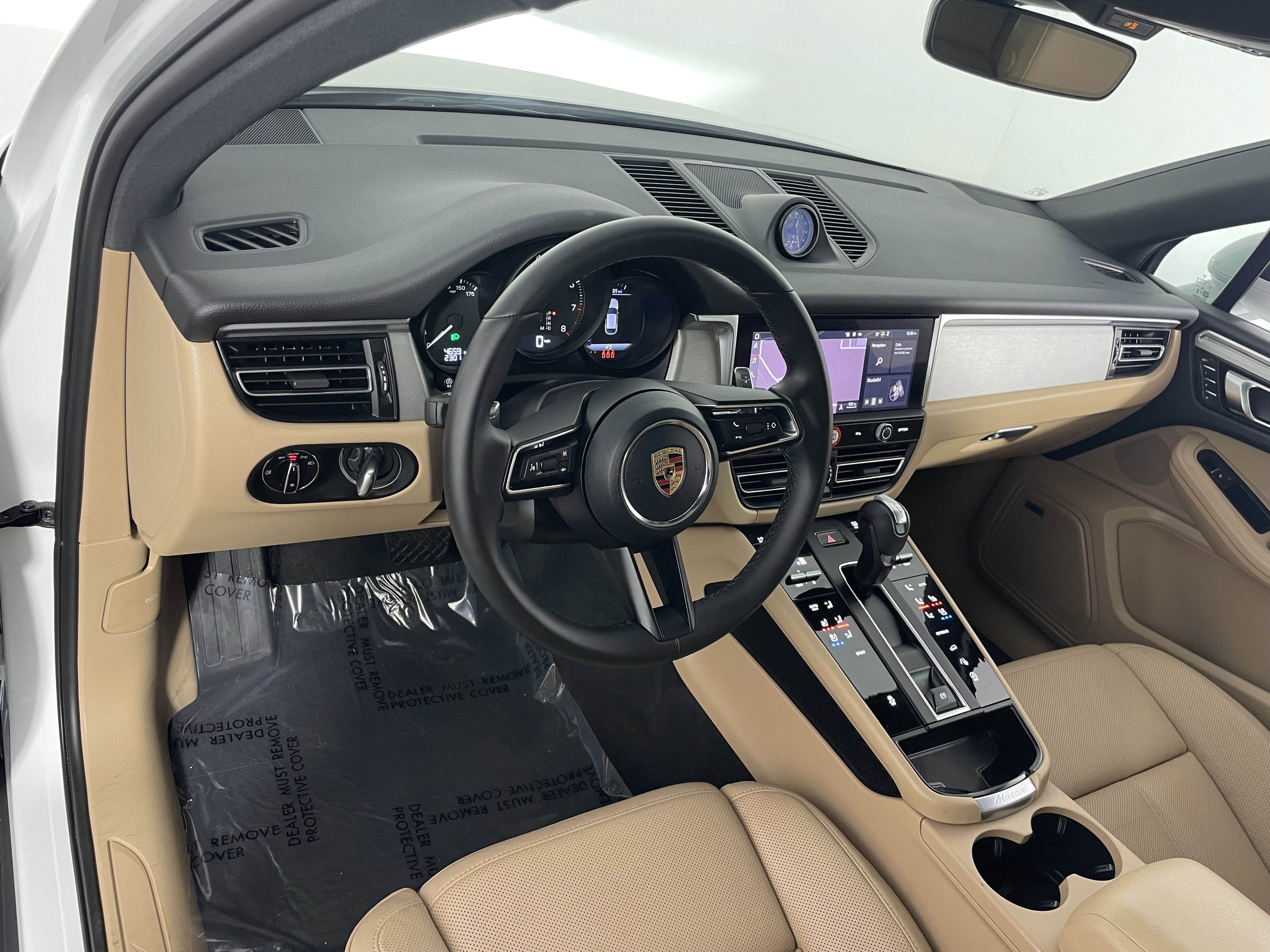 Certified 2026 Porsche Macan image 4