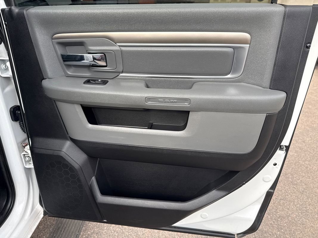 Used 2016 RAM 2500 SLT AWD/4WD image 31