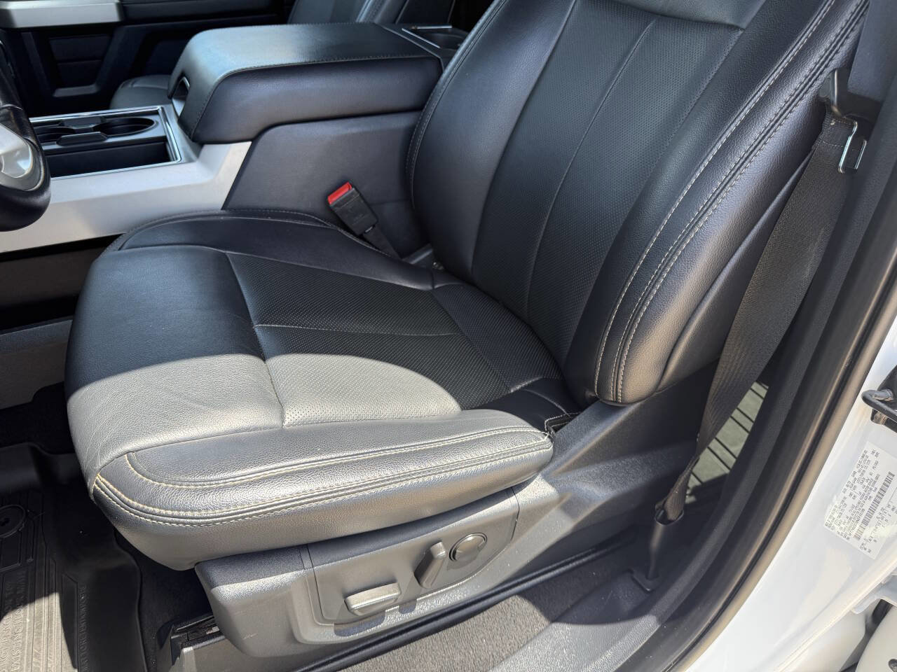 Used 2022 Ford F250 Lariat image 16