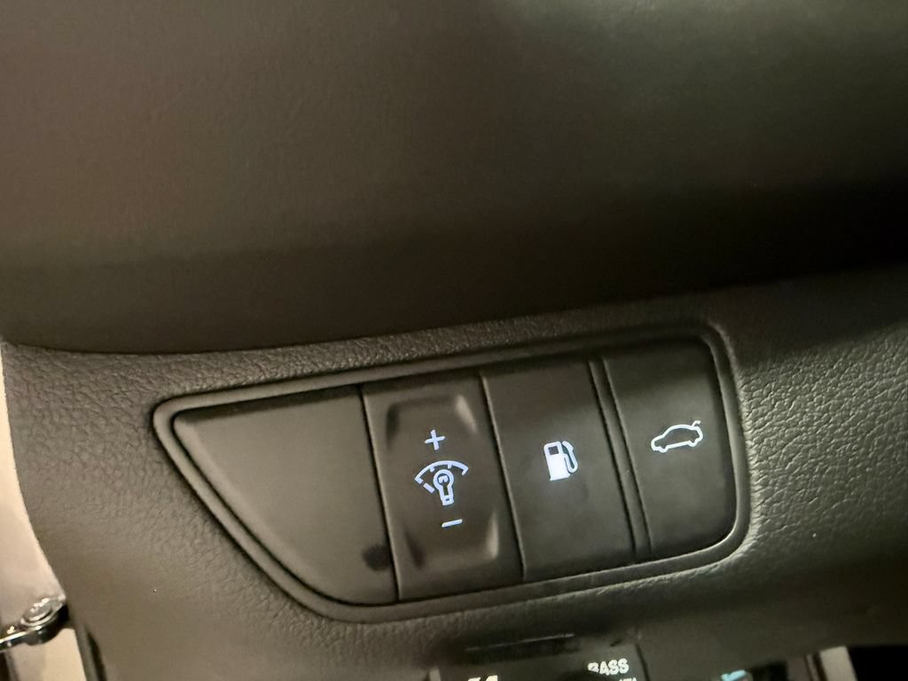Used 2023 Genesis G70 3.3T AWD/4WD image 40