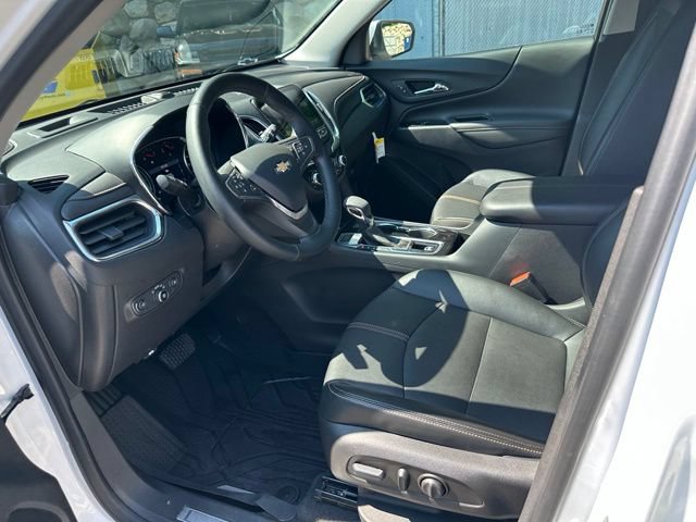 Used 2024 Chevrolet Equinox Premier w/ LPO, Floor Liner Package AWD/4WD image 11