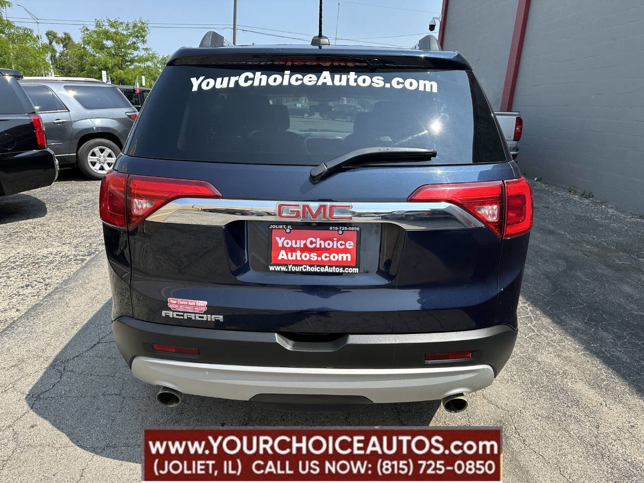 Used 2017 GMC Acadia SLE image 4