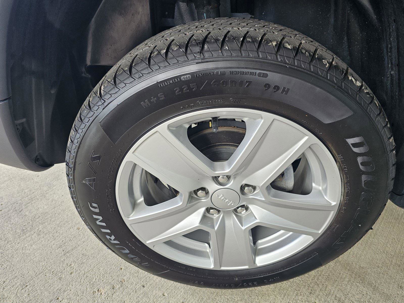 Used 2022 Jeep Compass Latitude image 10