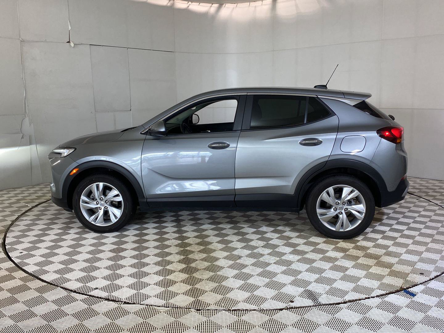 Certified 2024 Buick Encore GX Preferred FWD image 32