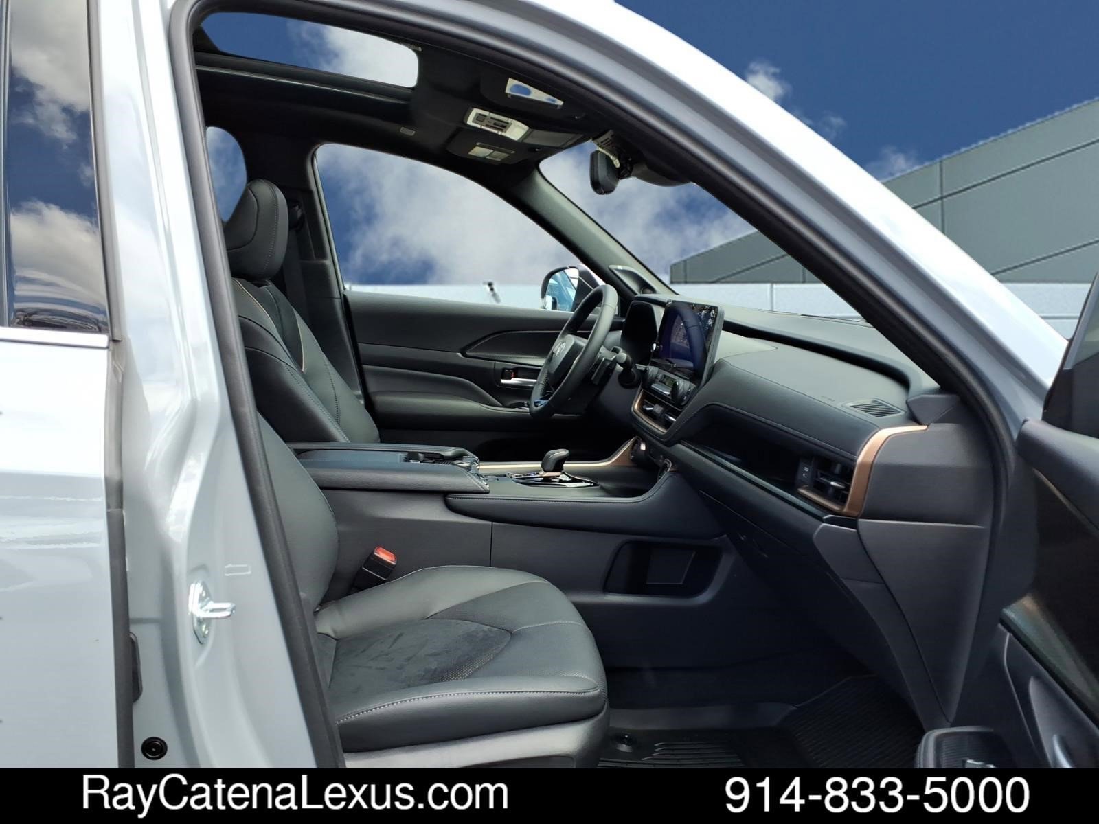 Used 2025 Toyota Grand Highlander AWD Hybrid image 22