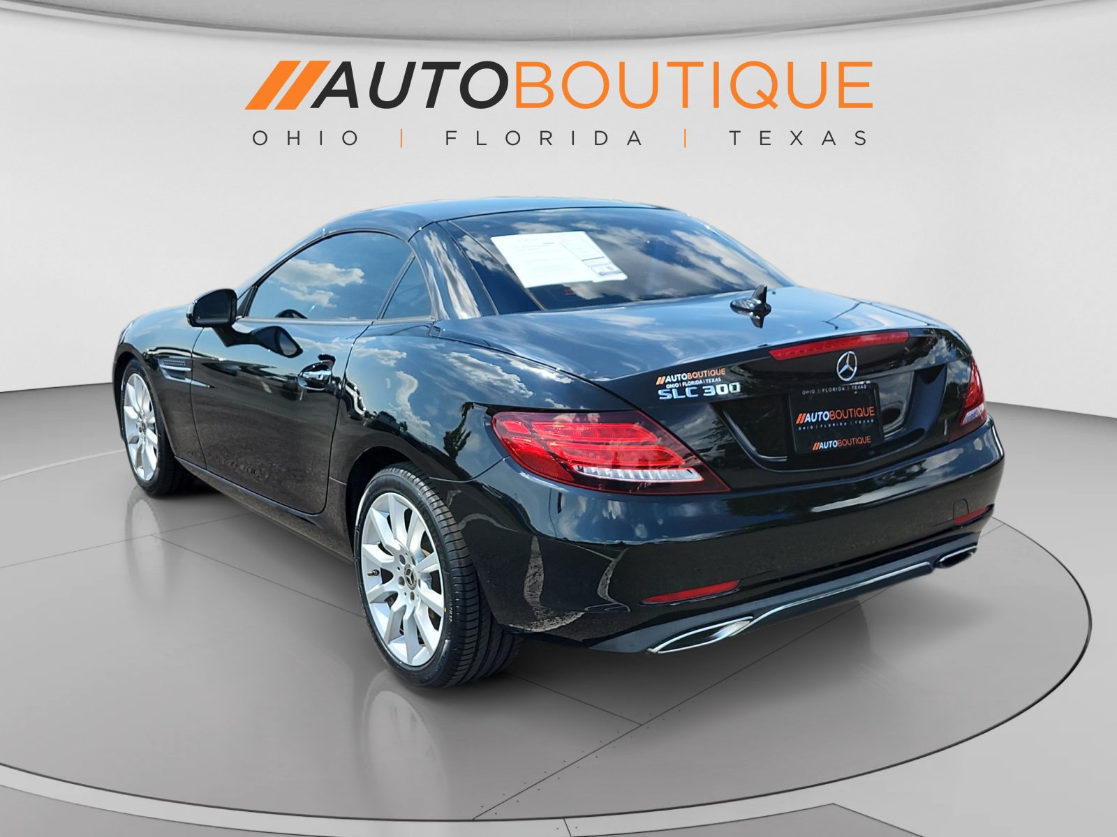 Used 2018 Mercedes-Benz SLC 300 image 3