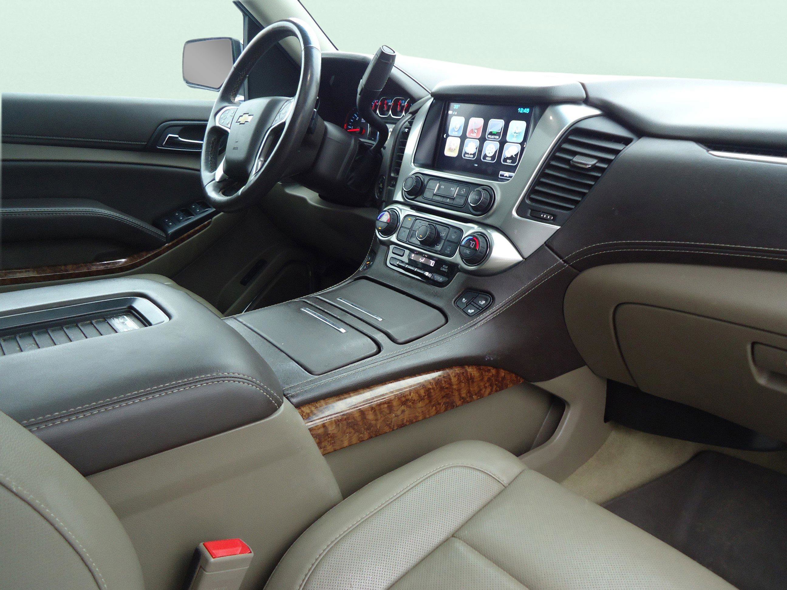 Used 2017 Chevrolet Suburban Premier image 29