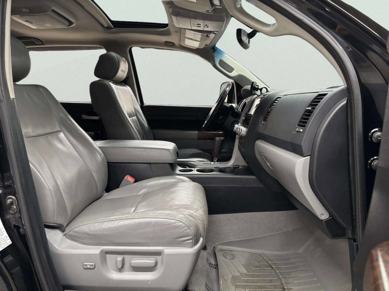 Used 2010 Toyota Tundra Limited image 26