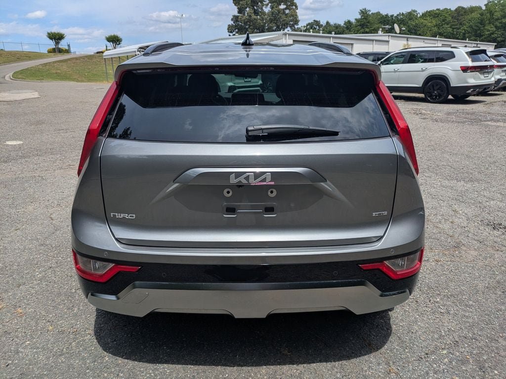 Used 2025 Kia Niro EX Touring FWD image 5