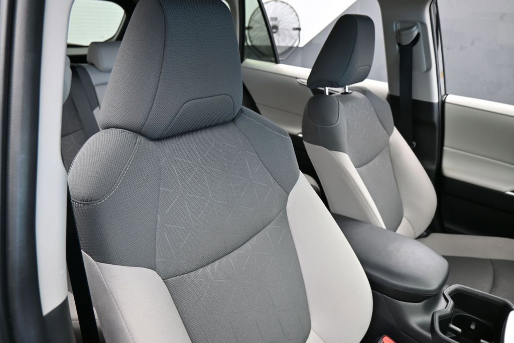 Used 2025 Toyota RAV4 XLE w/ Convenience Package FWD image 40