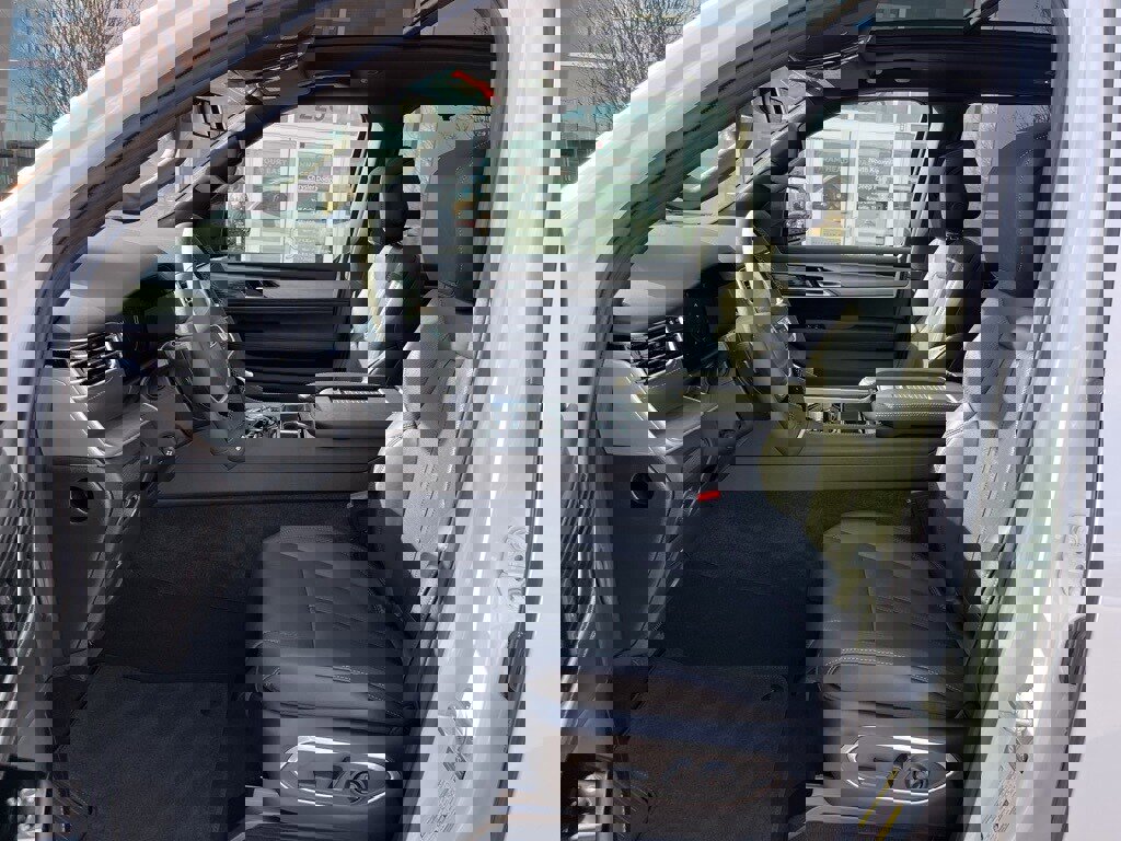 New 2026 Jeep Grand Wagoneer L Limited image 3