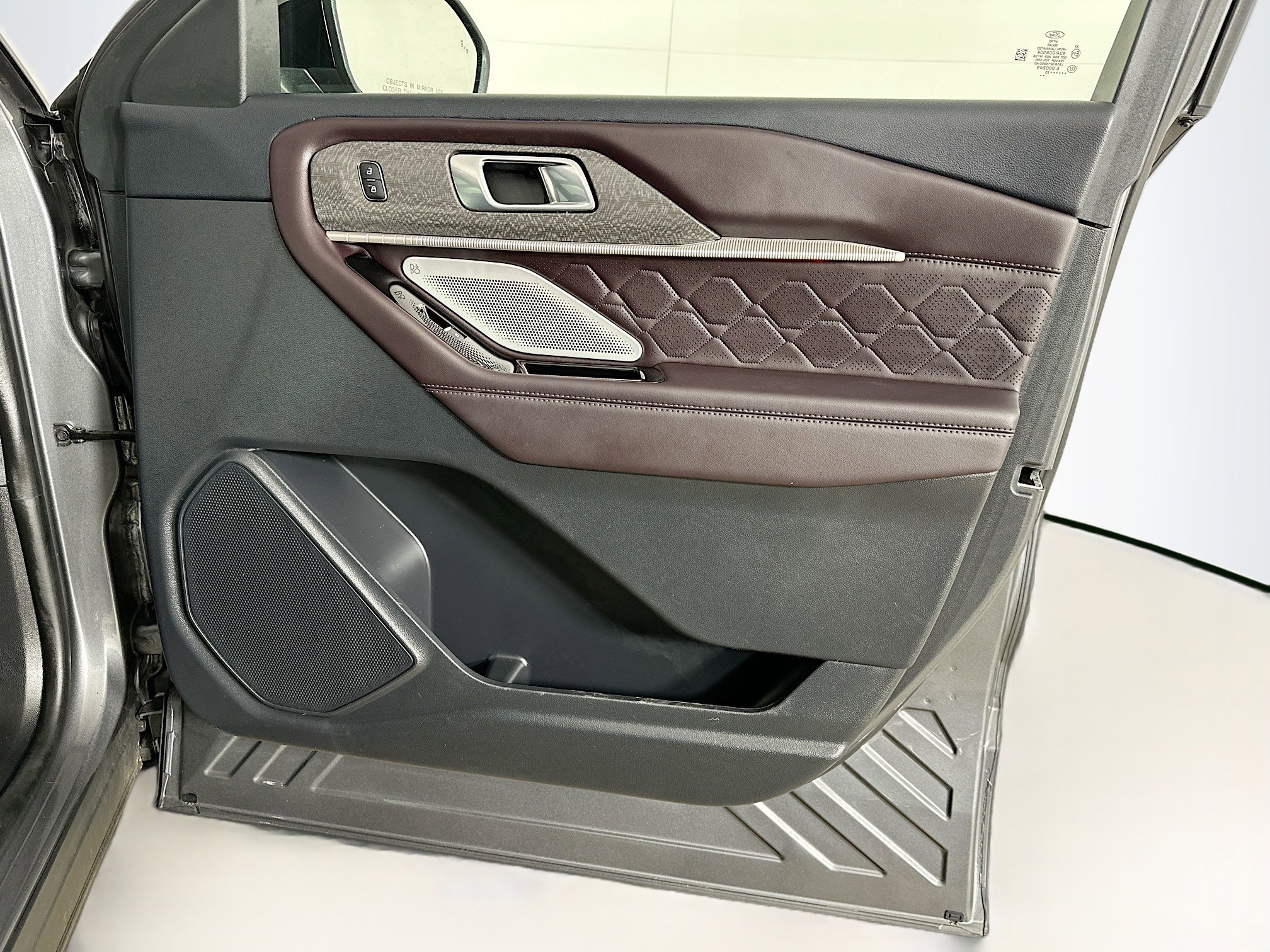 Used 2025 Ford Explorer Platinum w/ LUX Leather Package image 35