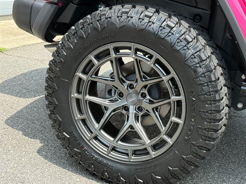 Used 2024 Jeep Wrangler Unlimited Rubicon 392 AWD/4WD image 28