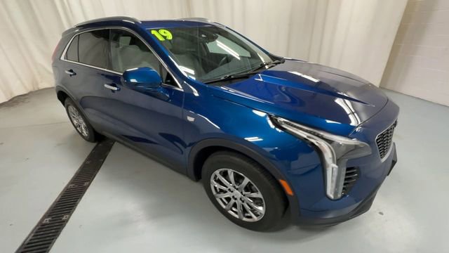 Used 2019 Cadillac XT4 Luxury w/ Cold Weather Package image 2
