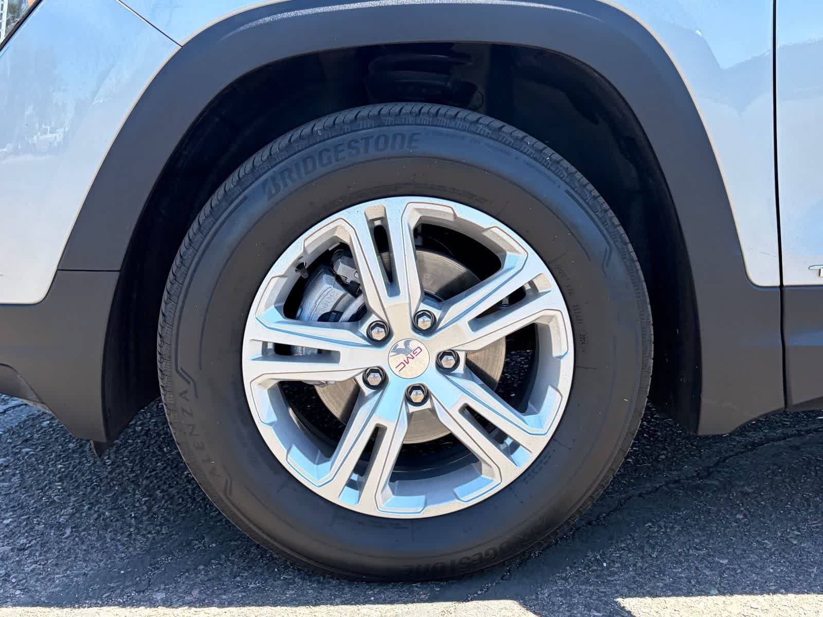 Used 2024 GMC Terrain SLE AWD/4WD image 9