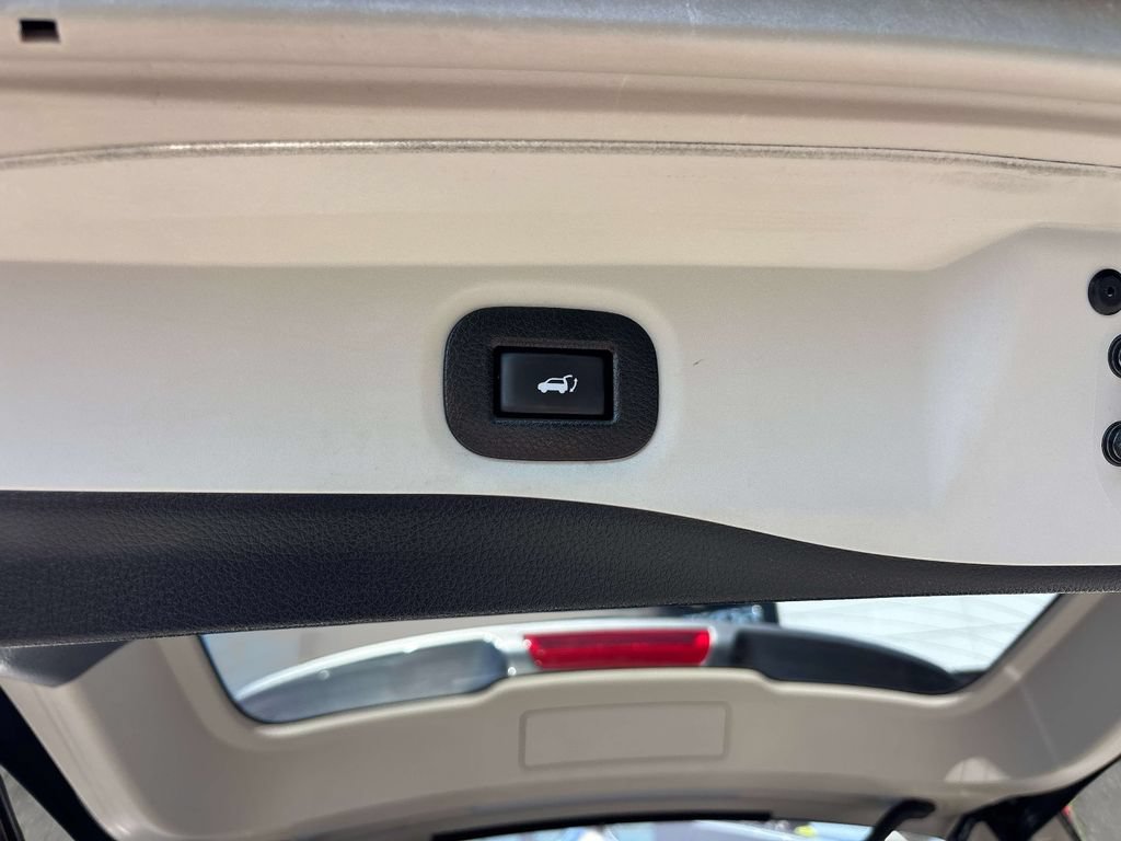 Used 2019 Nissan Rogue SV AWD/4WD image 15