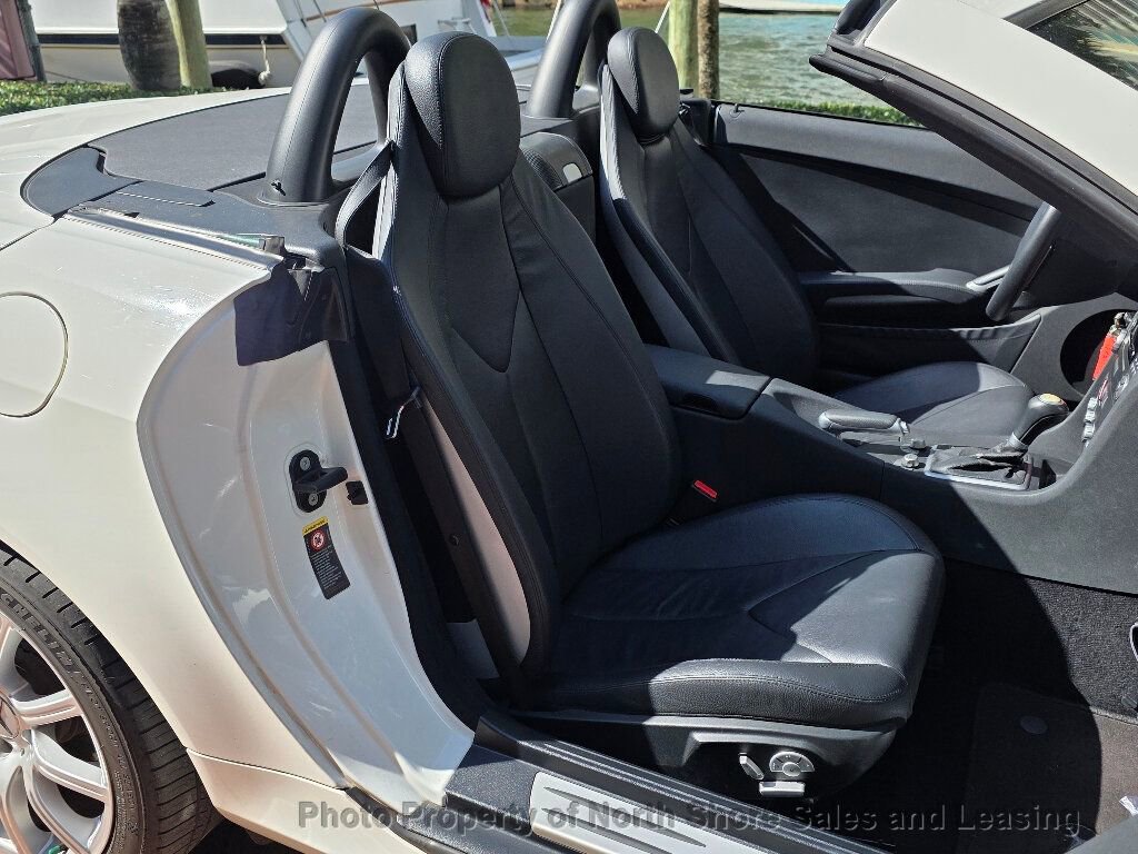 Used 2005 Mercedes-Benz SLK 350 Movie Star image 30