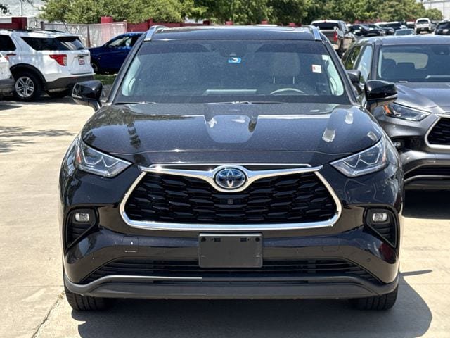 Used 2021 Toyota Highlander Limited FWD image 8
