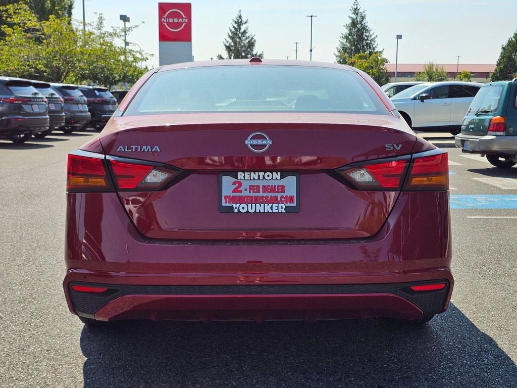 Used 2024 Nissan Altima 2.5 SV FWD image 5