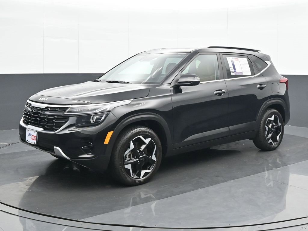 Used 2024 Kia Seltos EX image 2