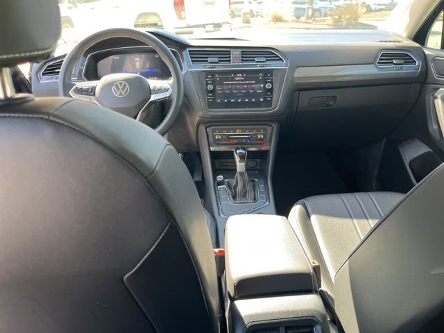 Used 2023 Volkswagen Tiguan SE image 14