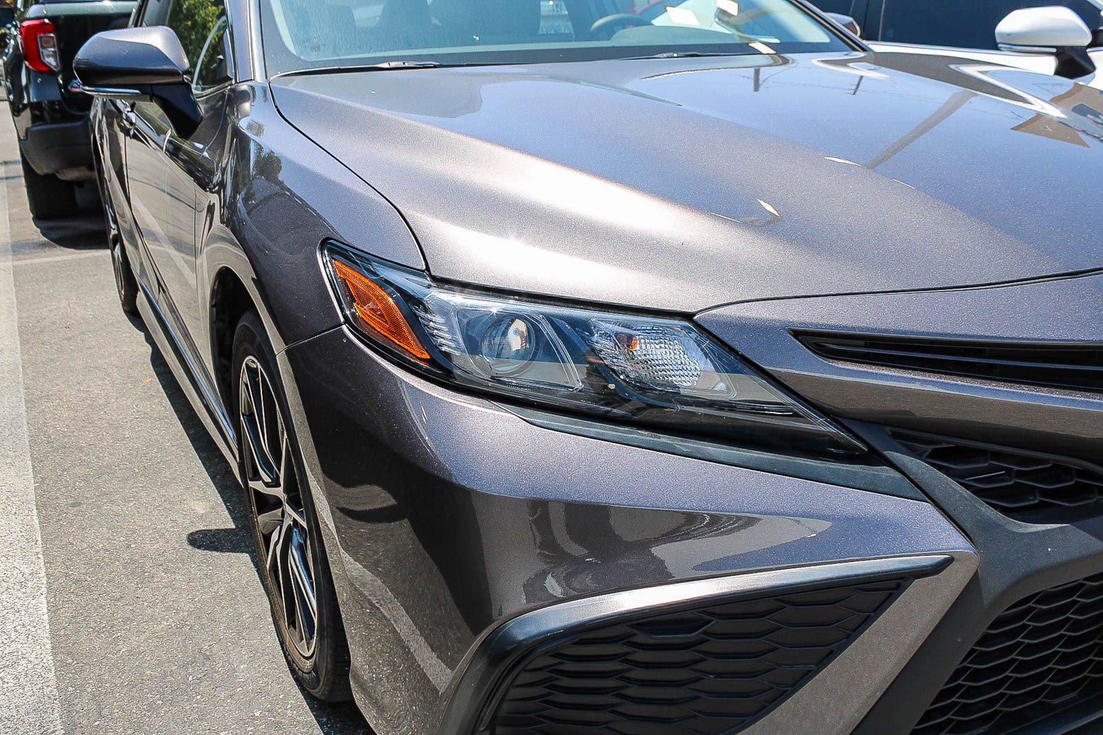 Used 2023 Toyota Camry SE FWD image 5