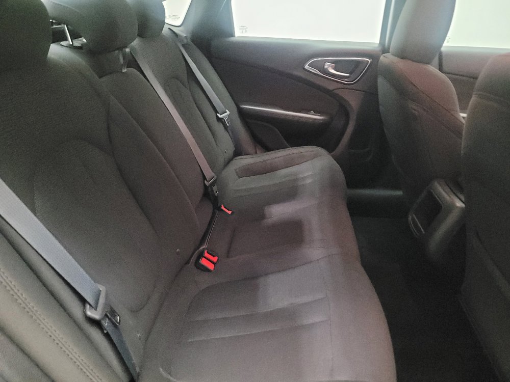 Used 2015 Chrysler 200 Limited FWD image 19