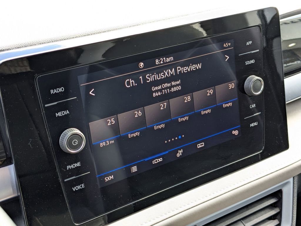 Used 2025 Volkswagen Taos SE image 21