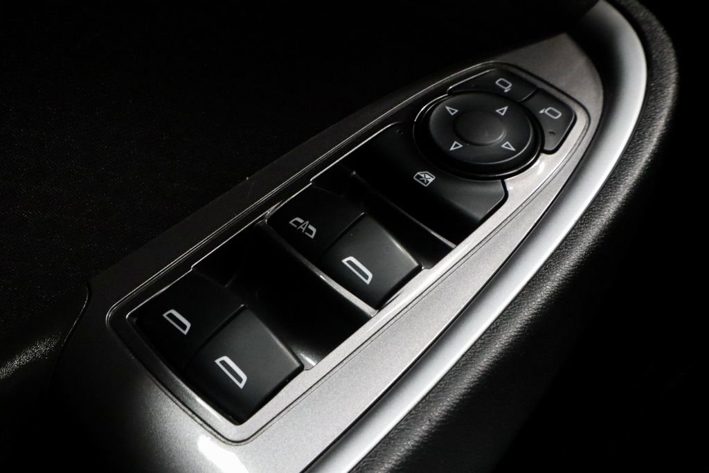 Used 2023 Chevrolet Malibu LT FWD image 28
