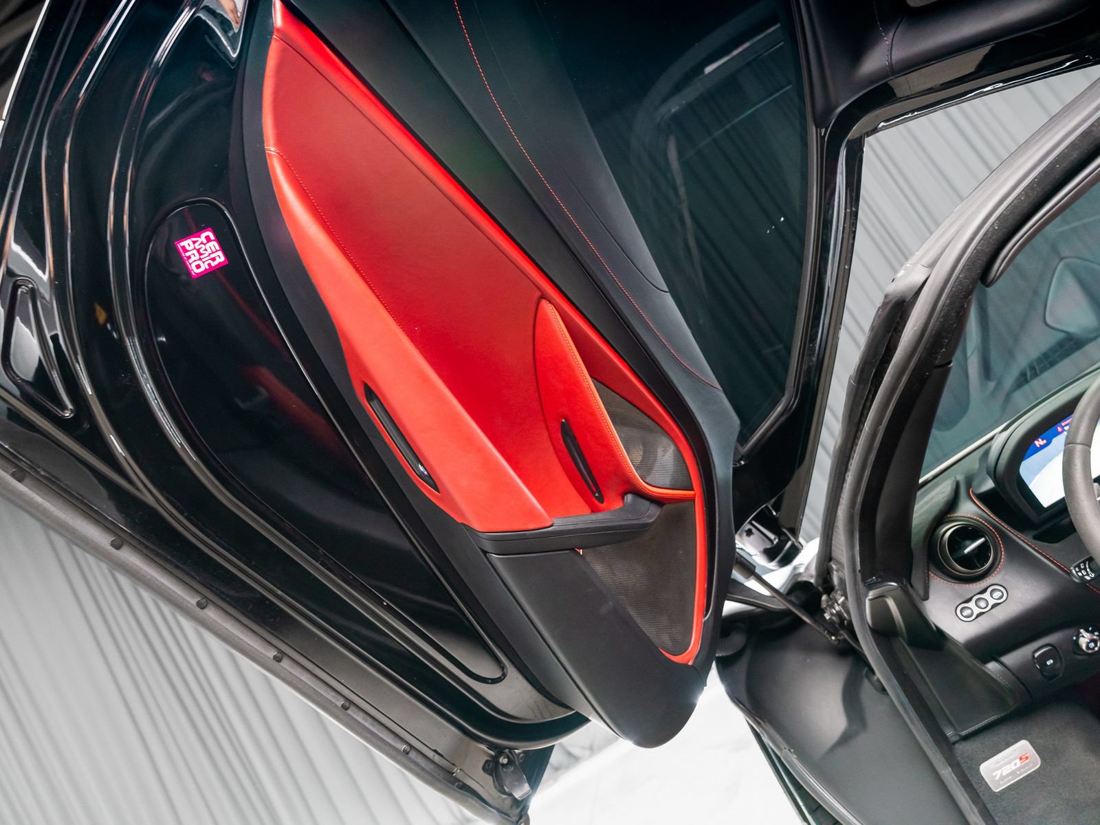 Used 2019 McLaren 720S RWD image 55
