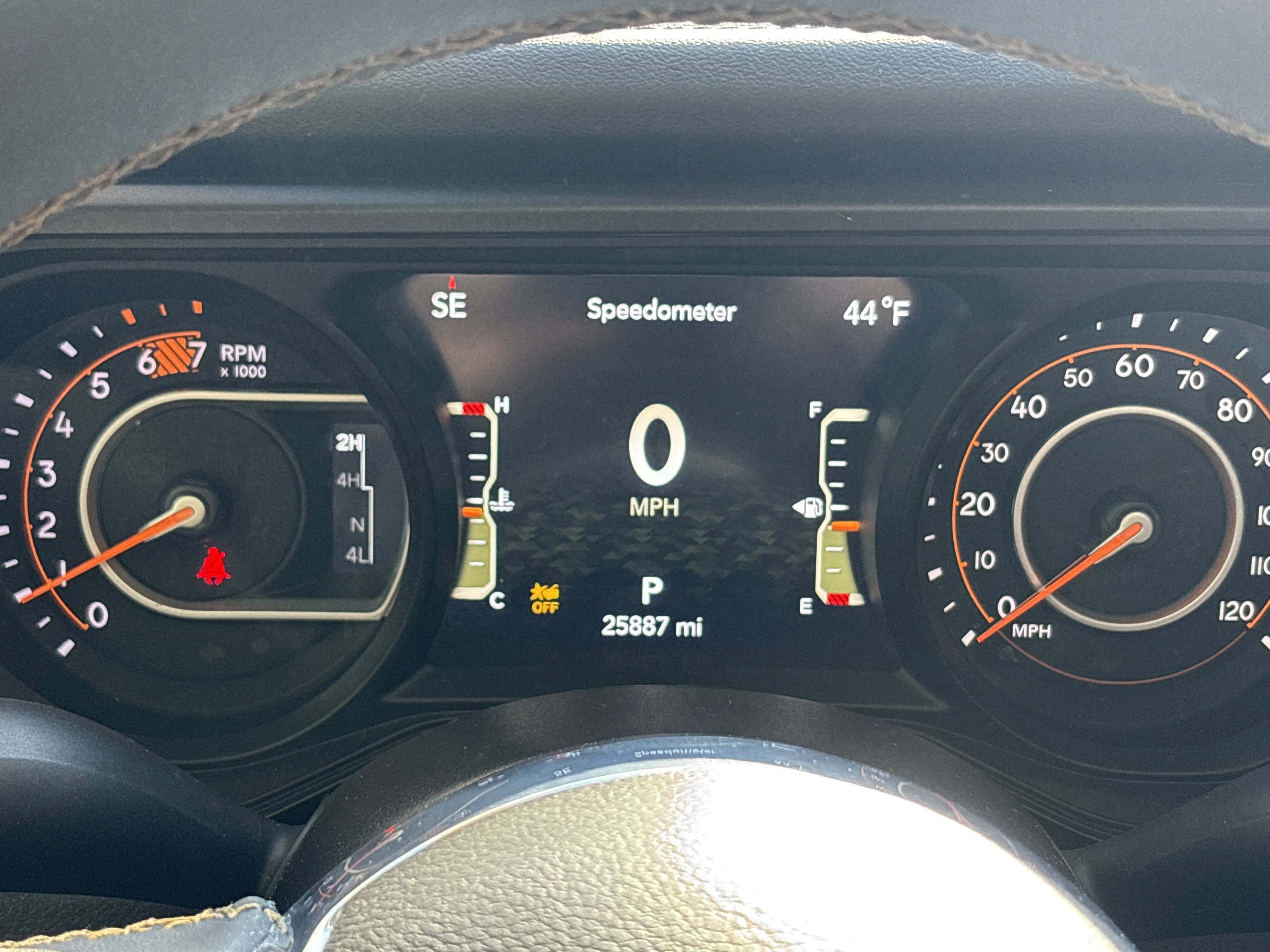 Used 2024 Jeep Wrangler Unlimited Sahara w/ Technology Group image 21