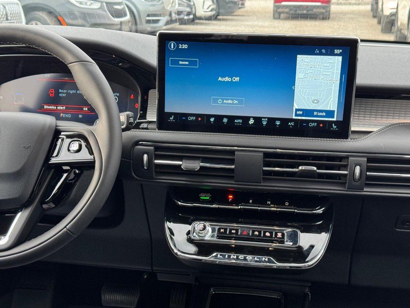 Certified 2025 Lincoln Corsair AWD w/ Equipment Group 101A image 15