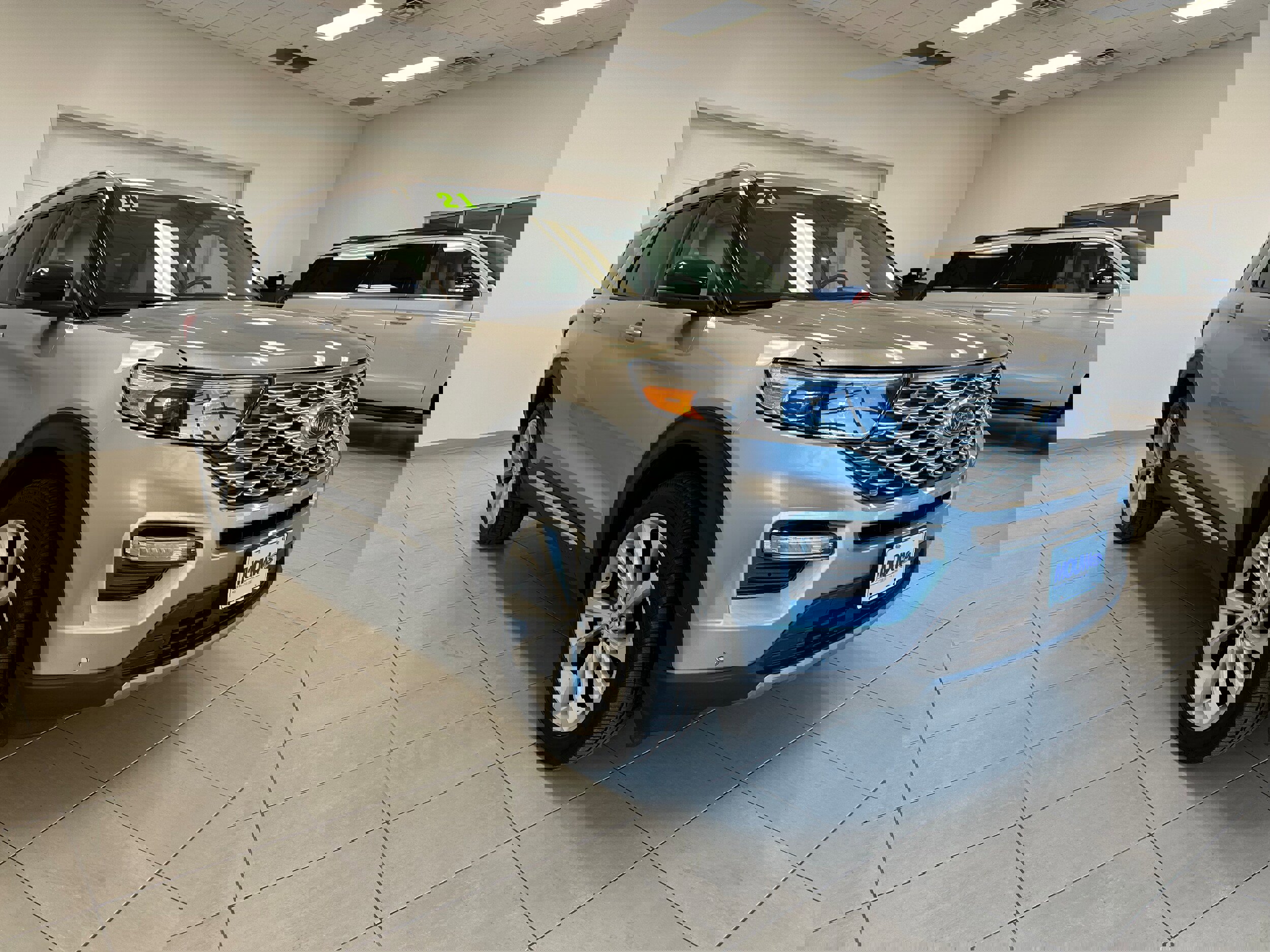 Used 2021 Ford Explorer Platinum w/ Equipment Group 601A image 4