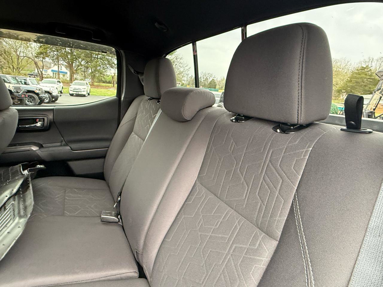 Used 2017 Toyota Tacoma TRD Sport w/ Premium & Technology Package image 32