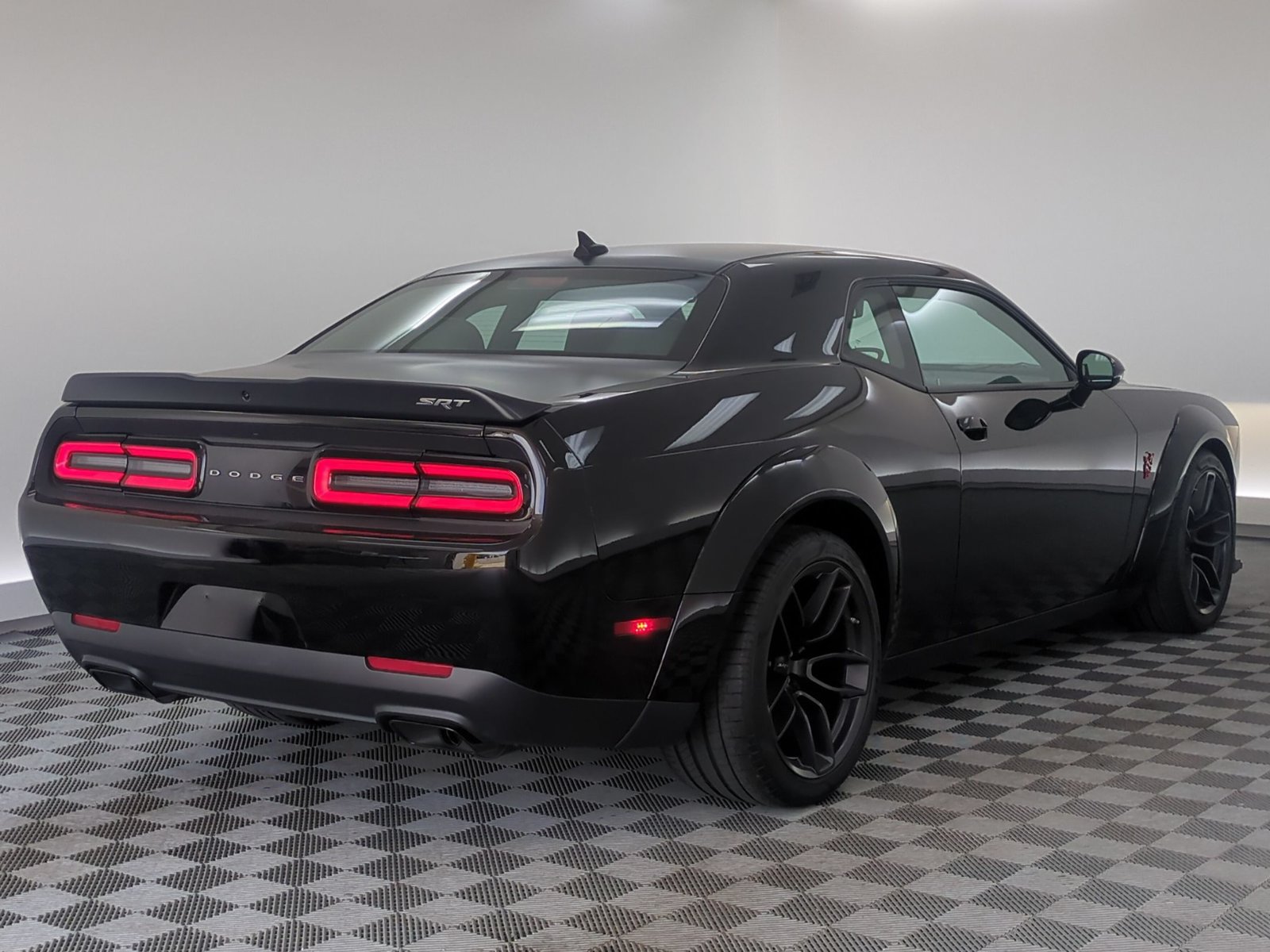 Used 2018 Dodge Challenger SRT Demon RWD image 9