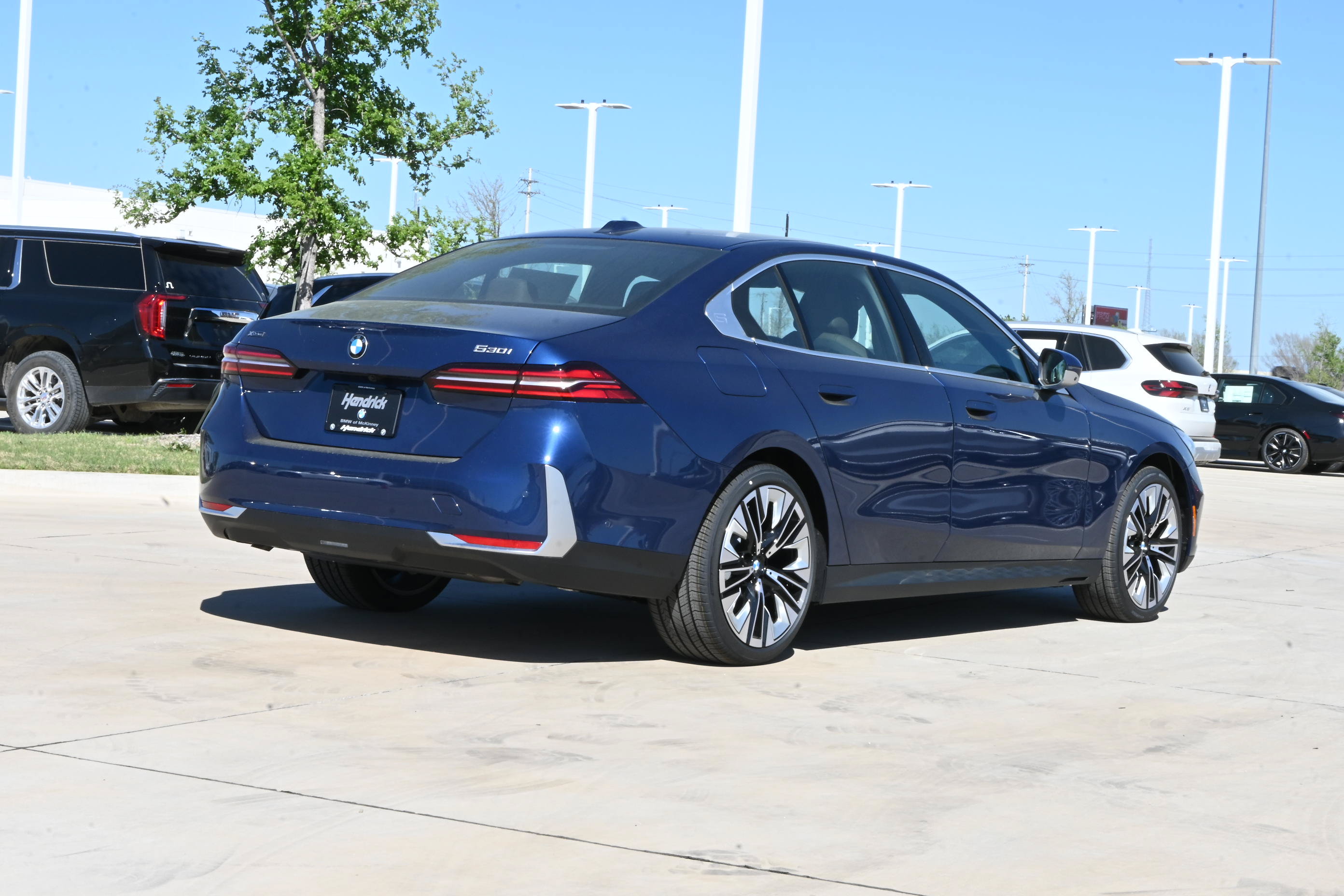 Used 2026 BMW 530i xDrive w/ Convenience Package AWD/4WD image 8