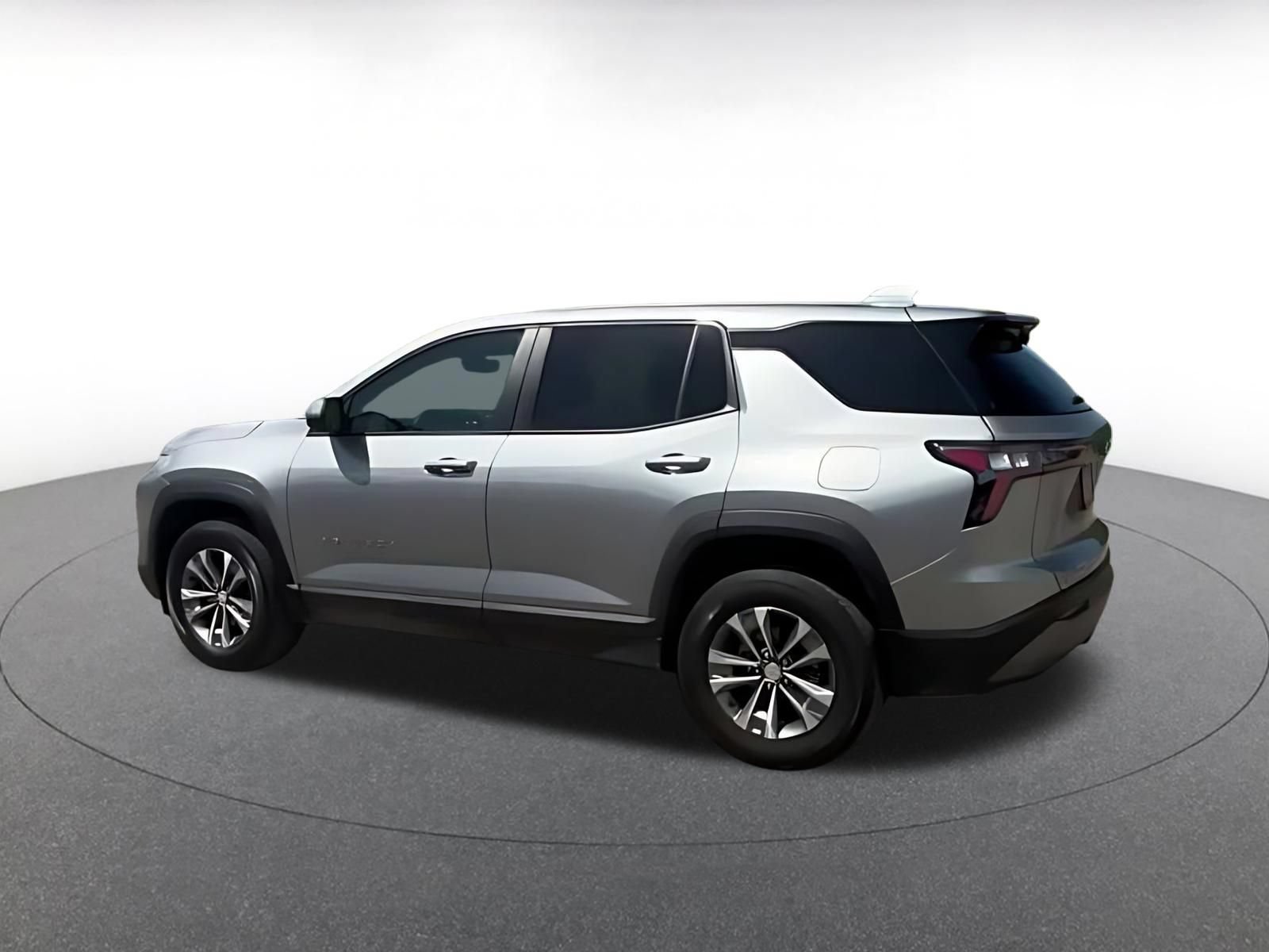 Used 2025 Chevrolet Equinox LT FWD image 16