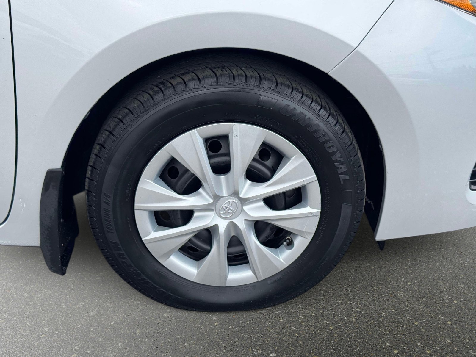 Used 2019 Toyota Corolla L w/ Body Protection Package FWD image 9