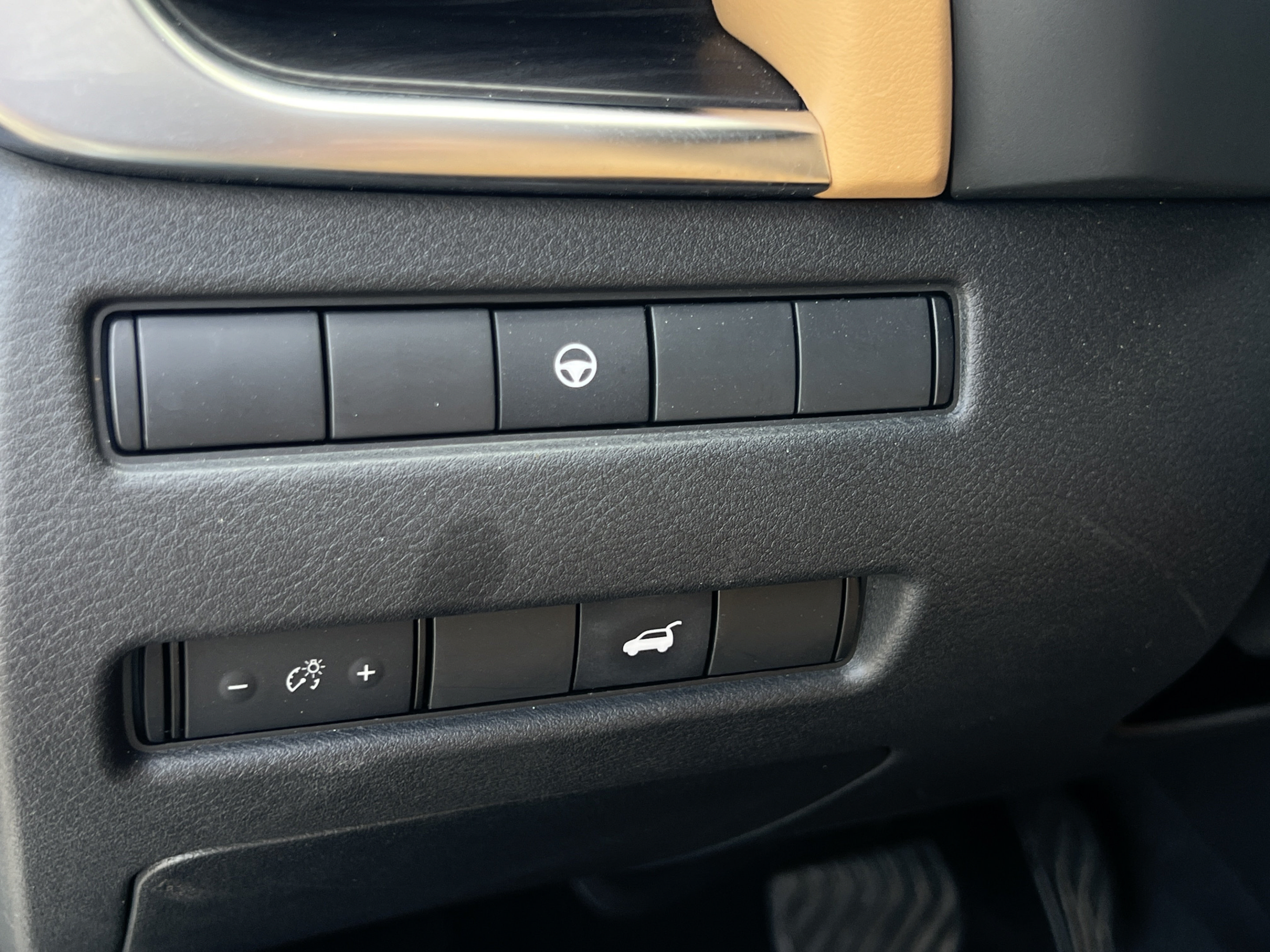 Used 2023 Nissan Rogue Platinum FWD image 11