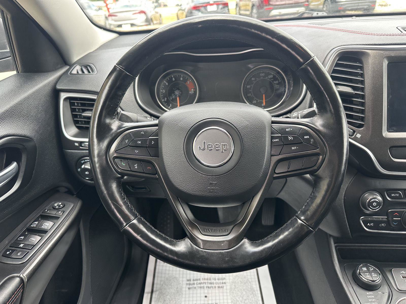 Used 2021 Jeep Cherokee Trailhawk w/ Comfort & Convenience Group AWD/4WD image 35