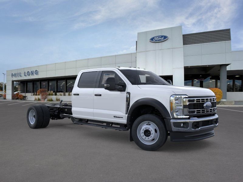 New 2026 Ford F550 4x4 Crew Cab image 7